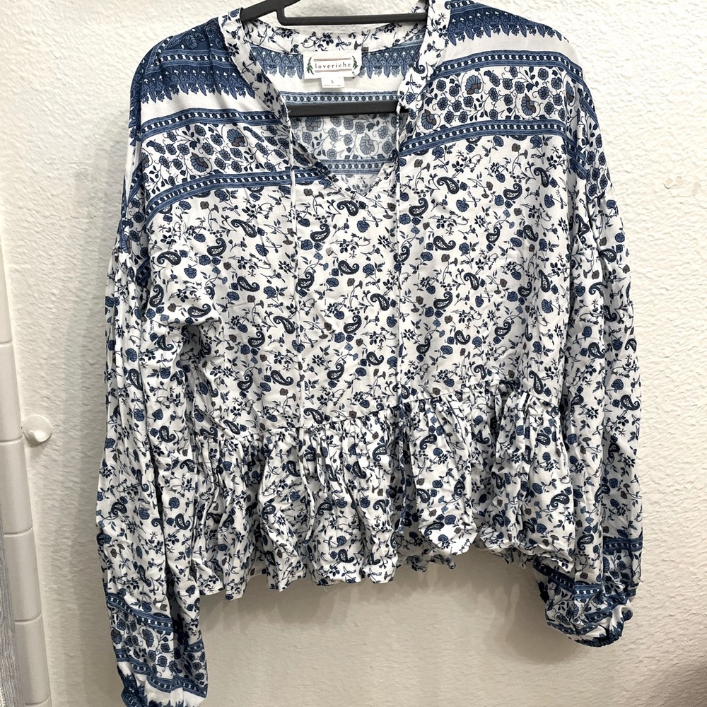 Super cute women’s blouse!